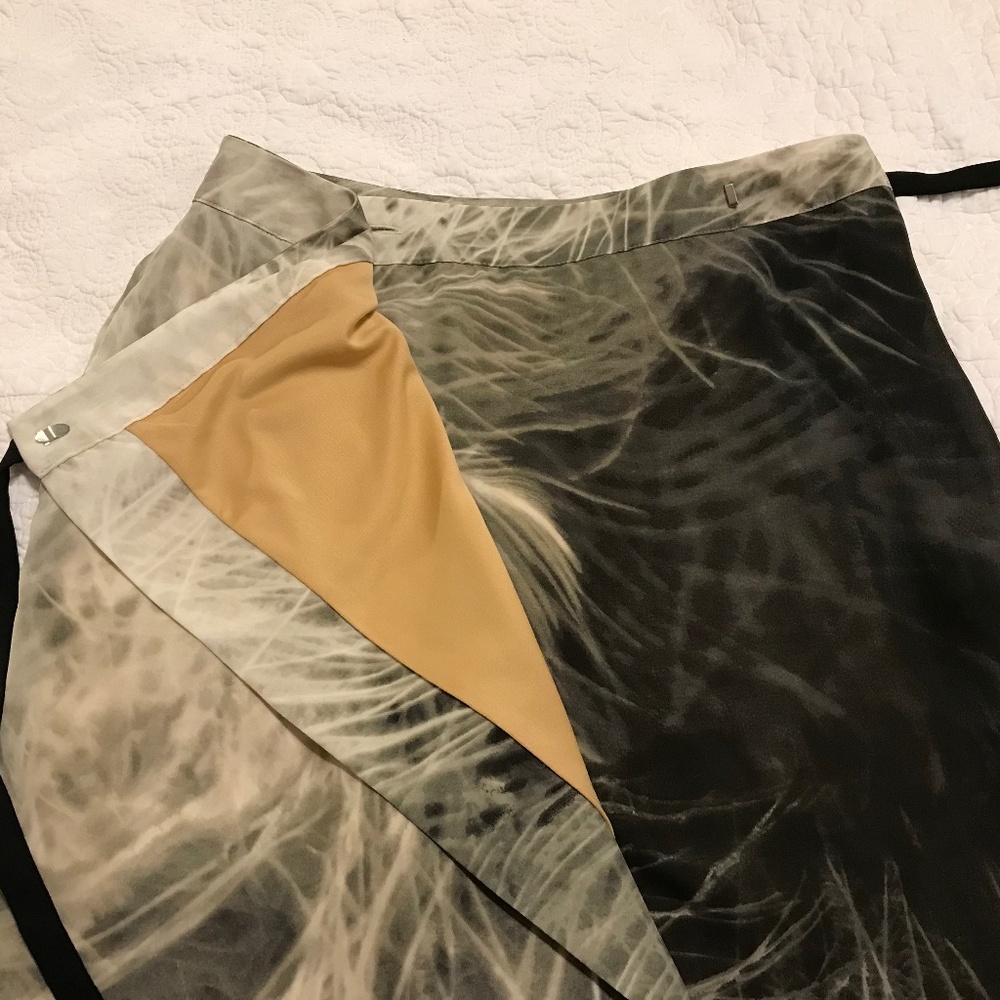 Stunning Simply Vera Vera Wang wrap skirt in black, gray & lime green (XS) - Picture 14 of 16